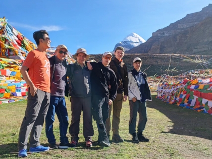 11 Days Ngari Discovery Tour:  Lhasa + Manasarovar Lake+ Everest+ Mount Kailash  + Shigatse ＋ Yamdrok Lake