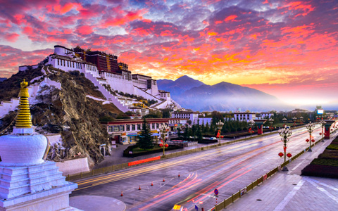 The Colours of Tibet: a Symbol of the Origin of Primitive Religion