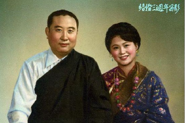 What is the Difference between Dalai and Panchen?
