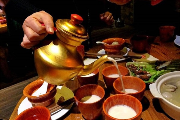 Salty and Warm: Tibetan Specialist Po Cha Butter Tea
