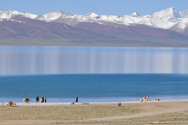 Sacred Lakes of Tibet: Lake Yamdrok and Lake Namtso