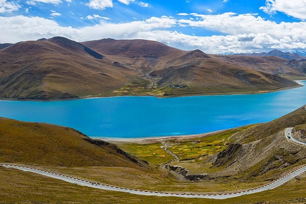 Yamdrok Lake