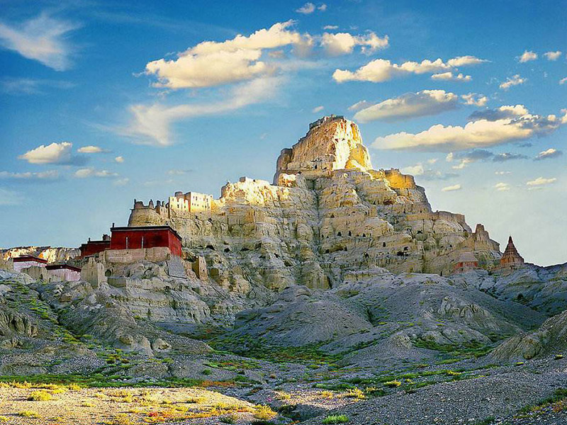 Exploring Tibet’s Sacred Monasteries and Temples