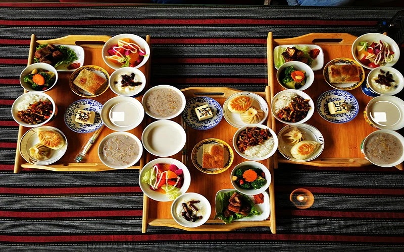 How to Avoid Terrible Restaurants in Tibet: A Traveller’s Dining Guide