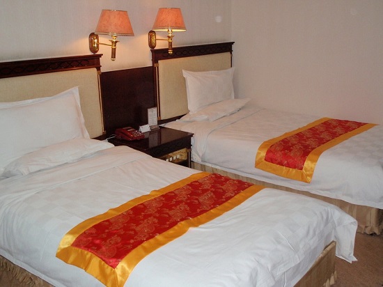 Yulong Holiday Inn