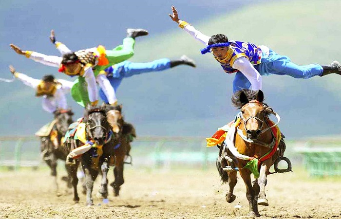 Changtang Chachen Horse Race Festival