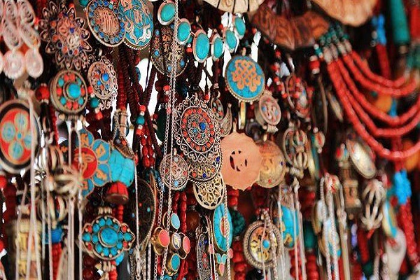 Shopping in Tibet: Top Souvenirs & Where to Buy