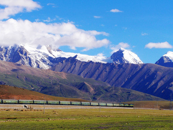 9 Reasons to Take the Qinghai–Tibet Railway to Tibet
