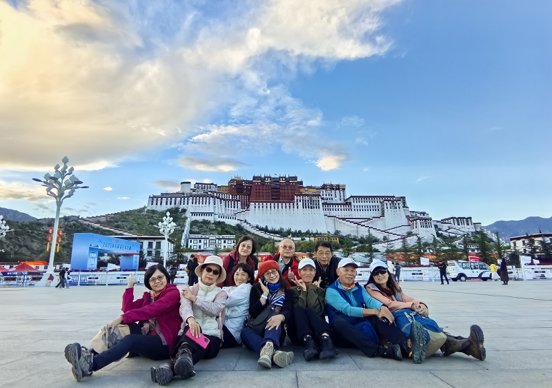 8 Days Classic Tibet Tour with Everest Base Camp, Yamdrok Lake & Namtso Lake