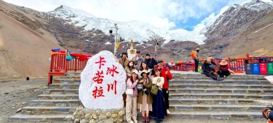 8-Day Tibet Winter Blue Ice & Glacier Tour: Lhasa, Nyingchi, Ranwu Lake & Laigu Glacier