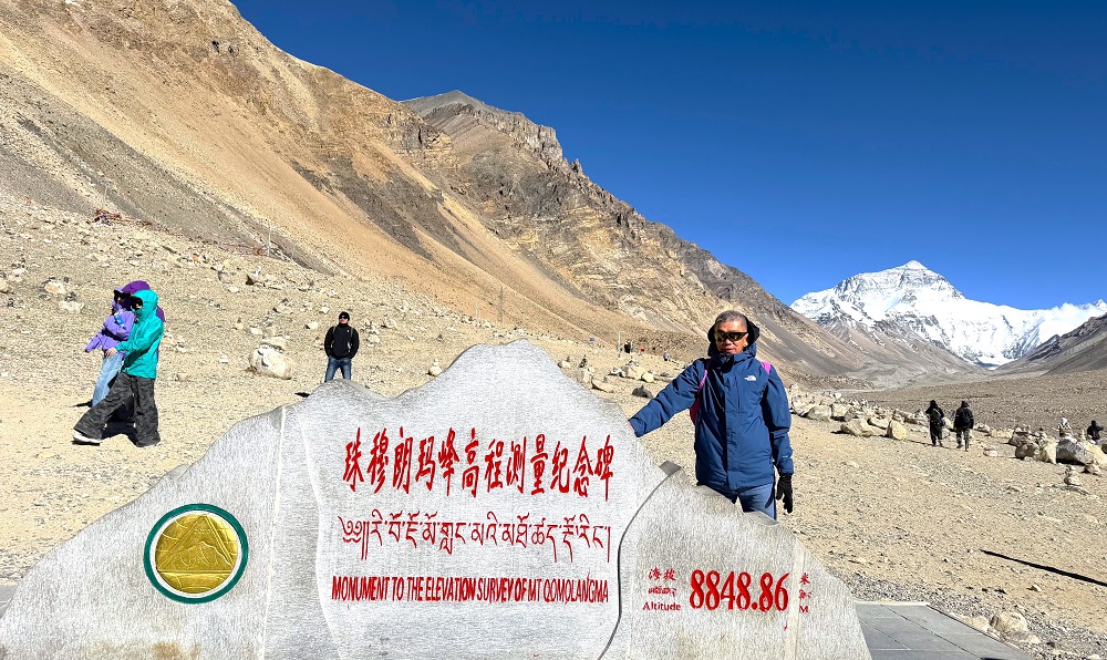 10-Day Deluxe Tibet Tour by Flight & Qinghai-Tibet Railway: Lhasa, Everest Base Camp & Namtso Lake