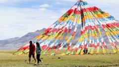 8-Day Himalayan Crossing: Kathmandu to Lhasa via Everest Base Camp