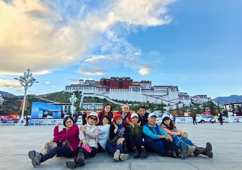 8 Days Classic Tibet Tour with Everest Base Camp, Yamdrok Lake & Namtso Lake