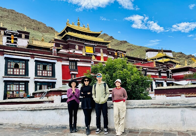 8-Day Tibet Winter Blue Ice & Glacier Tour: Lhasa, Nyingchi, Ranwu Lake & Laigu Glacier