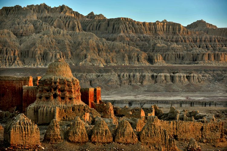 15-Day Mount Kailash Kora Tour: Lhasa, Everest Base Camp, Lake Manasarovar & Ngari