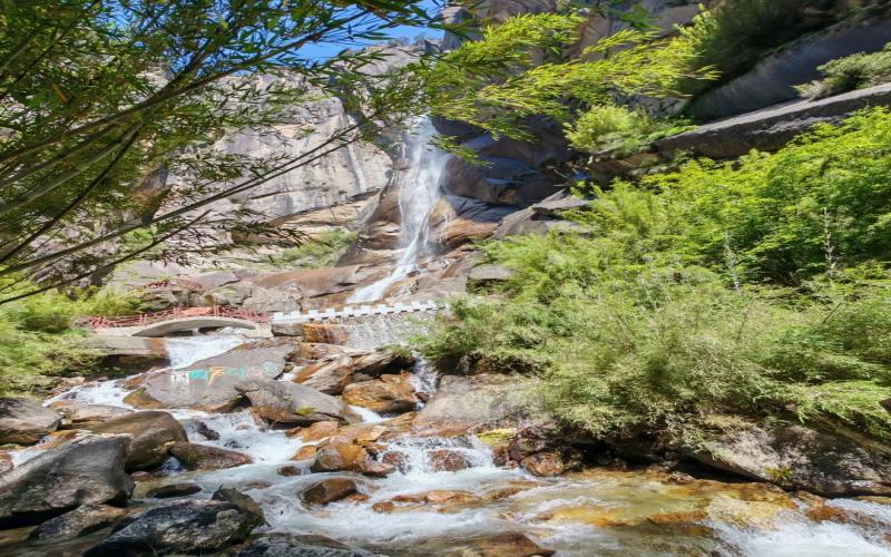 13-Day Tibet Flights & Qinghai-Tibet Railway: Lhasa, EBC., Nyingchi & Namtso