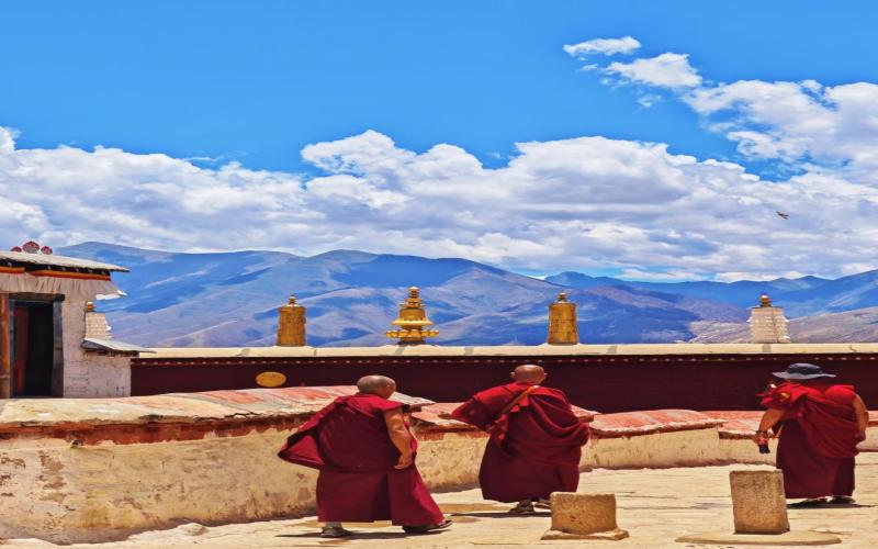 7-Day Lhasa to Kathmandu Overland Tour via Everest Base Camp