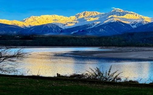 旅行14-林芝古乡湖的日照金山_1_米米鱼_来自小红书网页版(1)