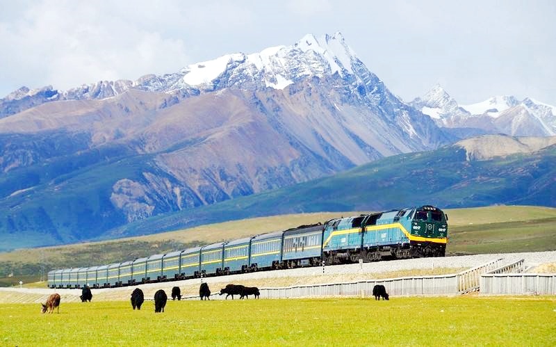 12-Day Chengdu to Lhasa Train Tour to Everest Base Camp