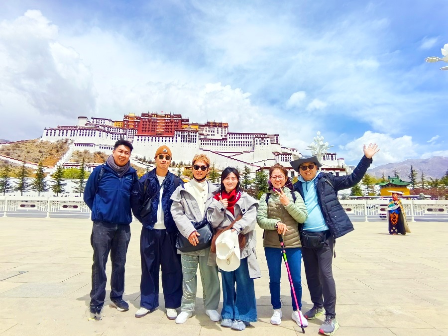 8-Day Lhasa to Kathmandu Overland Tour via Everest Base Camp