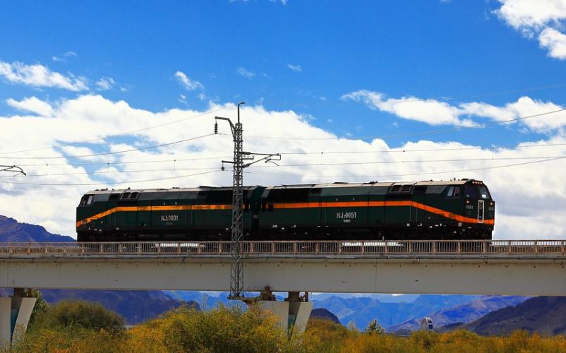 13-Day Tibet Flights & Qinghai-Tibet Railway: Lhasa, EBC., Nyingchi & Namtso