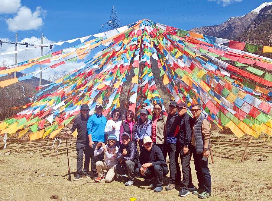 10-Day Lhasa, Everest & Namtso Lake Group Tour
