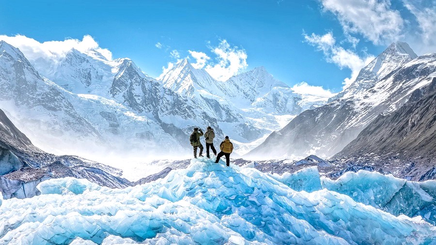 12-Day Tibet Winter Blue Ice Tour: Lhasa, Nyingchi, Everest Base Camp & Namtso