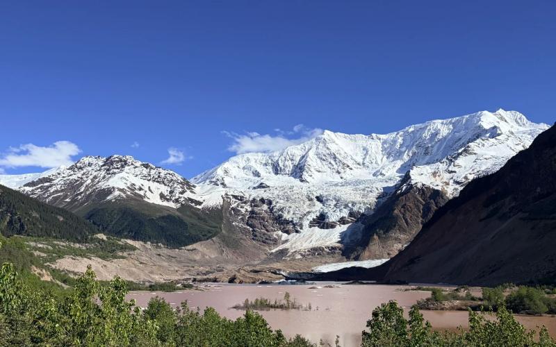 13-Day Peach Blossom Tour: Visit Bomi, Nyingchi, Lhasa, Namtso & EBC