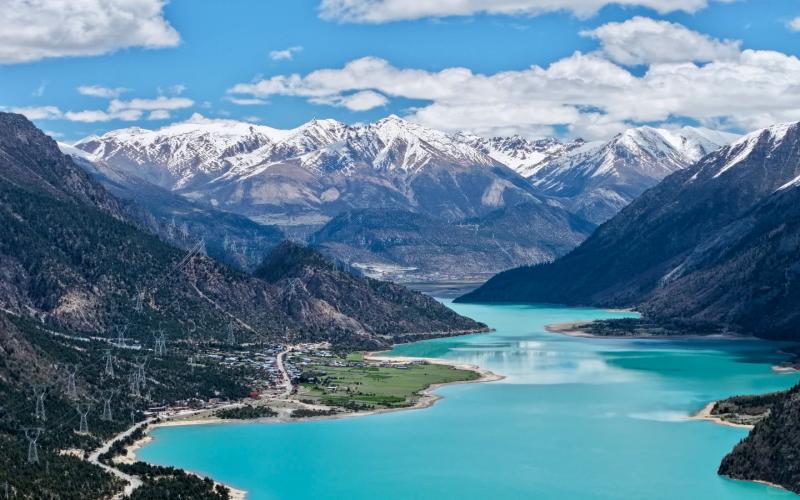 10-Day Tibet Spring Blossom Tour: Lhasa, Nyingchi, Bomi & Qinghai-Tibet Railway