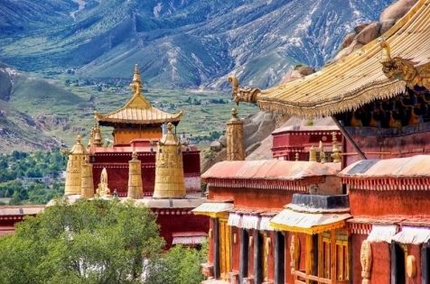 Tibet Monastery Pilgrimage Experience for Foreign Visitors: A Complete Guide