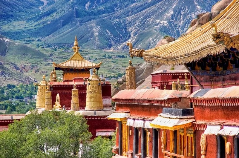 12-Day Chengdu to Lhasa Train Tour to Everest Base Camp