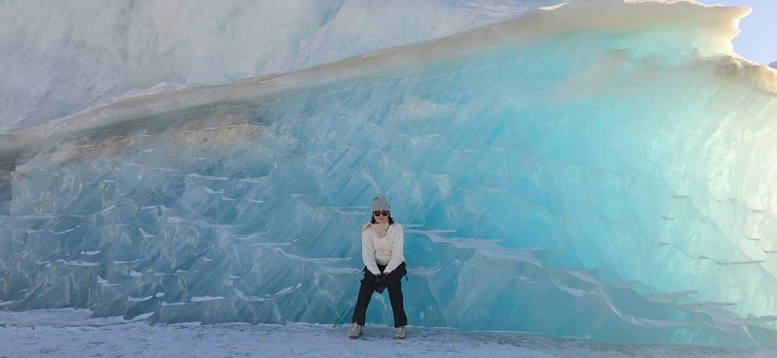 8-Day Tibet Winter Blue Ice & Glacier Tour: Lhasa, Nyingchi, Ranwu Lake & Laigu Glacier