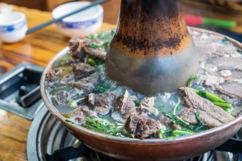A Feast Under the Sun: Exploring the Unique Local Lunch Culture of Tibet