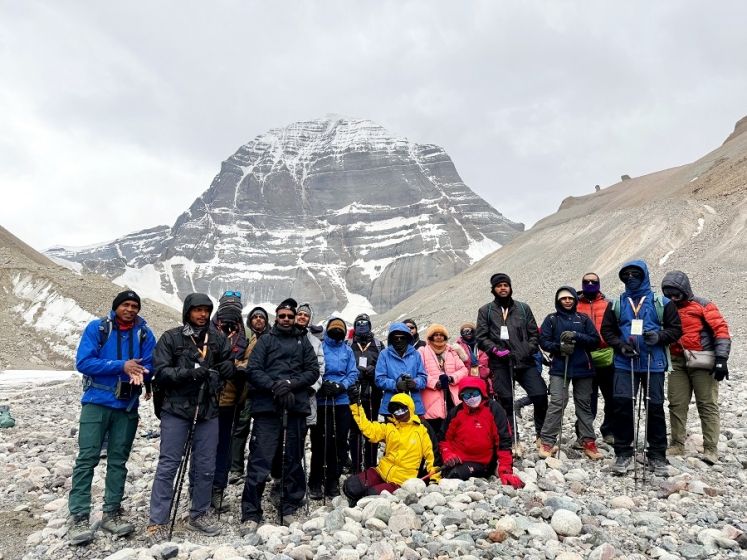 13 Days Tibet Mount Kailash Pilgrimage Tour: Lhasa, Everest Base Camp & Sacred Lakes