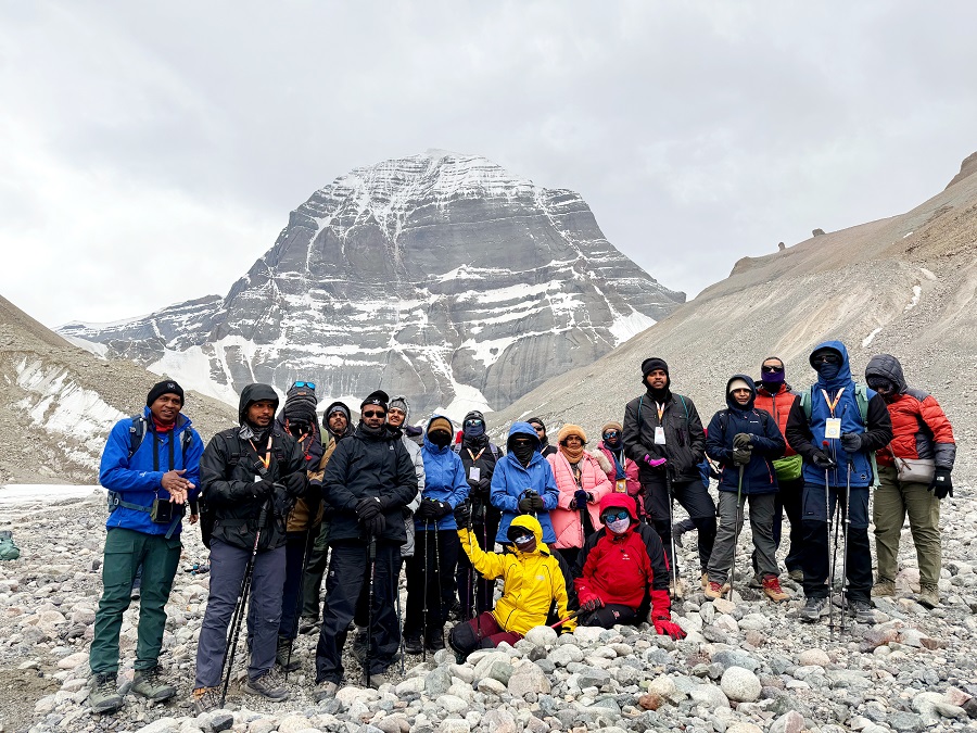 14 Days Mount Kailash Pilgrimage Tour: Lhasa, Everest Base Camp & Kailash Kora