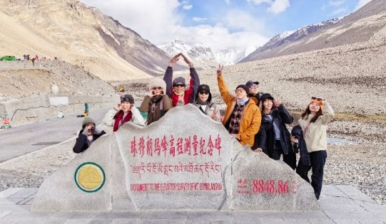 Everest Base Camp Accommodation in Tibet: Tent Hotels, Rongbuk Hotel & Best Places to Stay