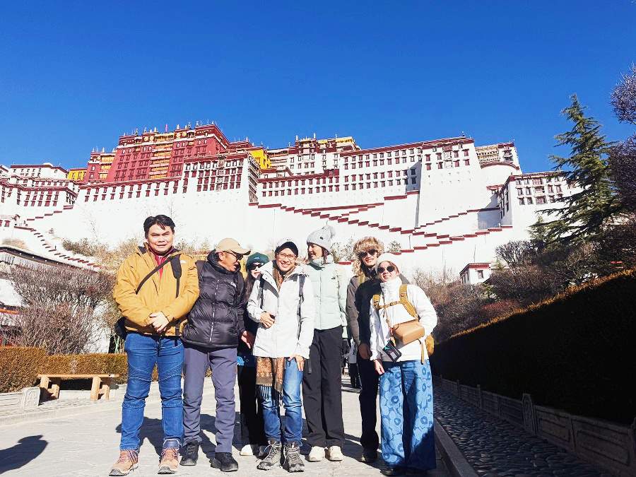 14 Days Mount Kailash Pilgrimage Tour: Lhasa, Everest Base Camp & Kailash Kora