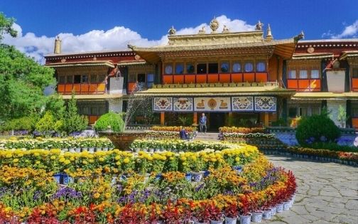 Norbulingka Summer Palace Lhasa: What to See, Travel Tips & Highlights