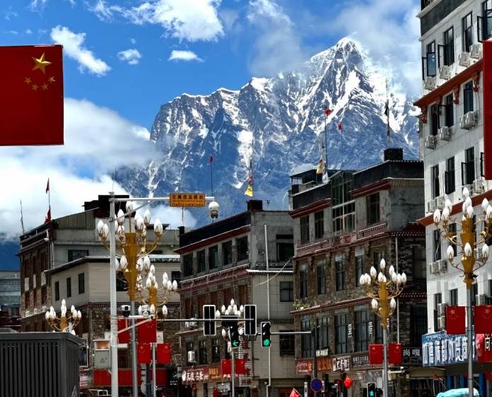 7-Day Lhasa to Kathmandu Overland Tour via Everest Base Camp