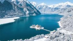 Frozen Lake Photography Tour Tibet: Capture the Magic of Blue Ice on the Roof of the World