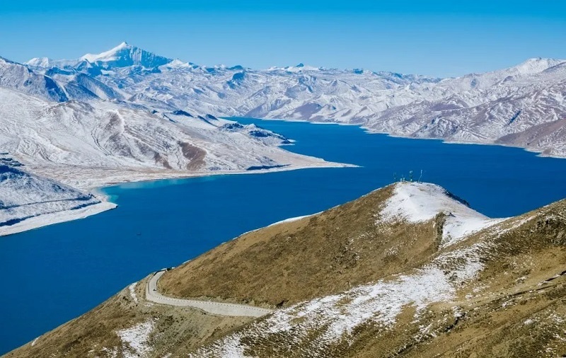 Yamdrok Lake