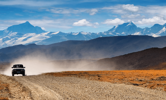 Best Months to Travel Lhasa to Kathmandu Overland Route: A Complete Seasonal Guide