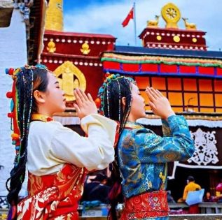 Tashi Delek: The Meaning, Origin, and Cultural Significance of a Tibetan Greeting