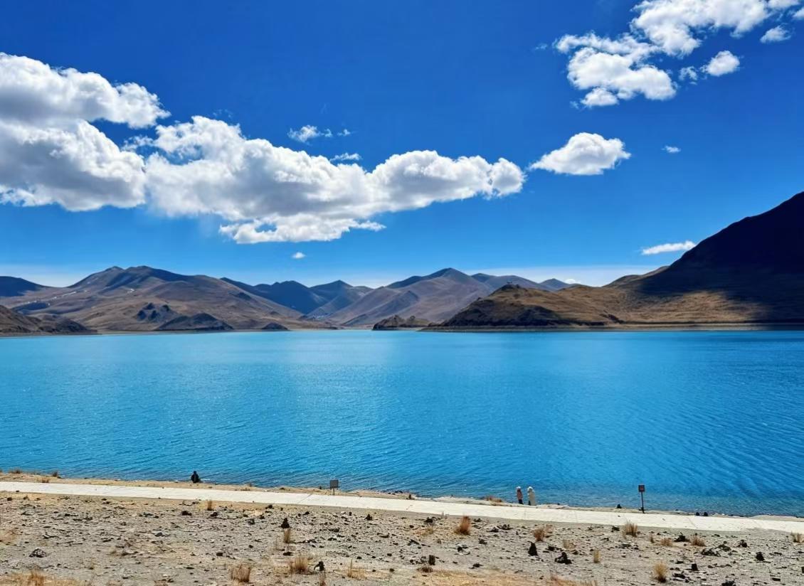 Yamdrok Lake