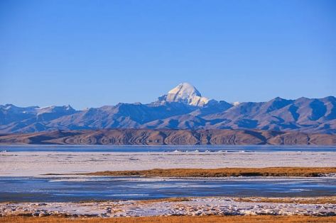 Exploring Sacred Lake Manasarovar on the Xinjiang-Tibet Highway (G219)