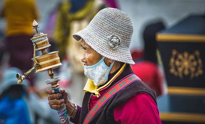 Tibet Monastery Pilgrimage Experience for Foreign Visitors: A Complete Guide