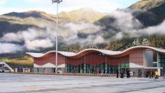 Chengdu to Lhasa Train vs Flight: Which Is Better for Tourists in 2026