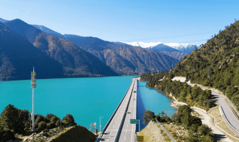 Lhasa to Nyingchi road trip