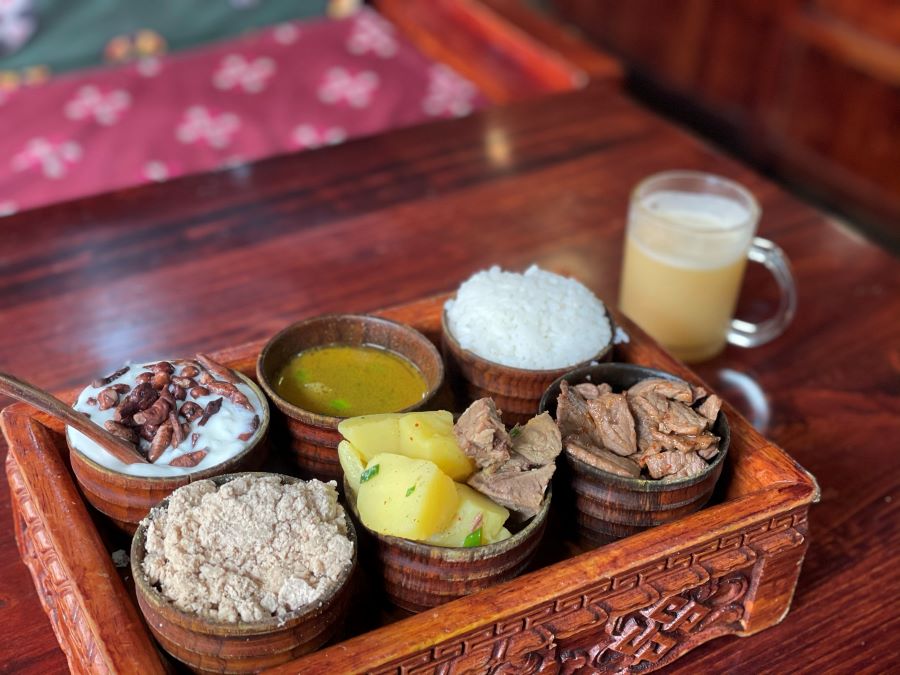 Tibetan-Style Yogurt and Delicacies