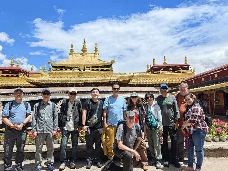 Jokhang Temple Visitors
